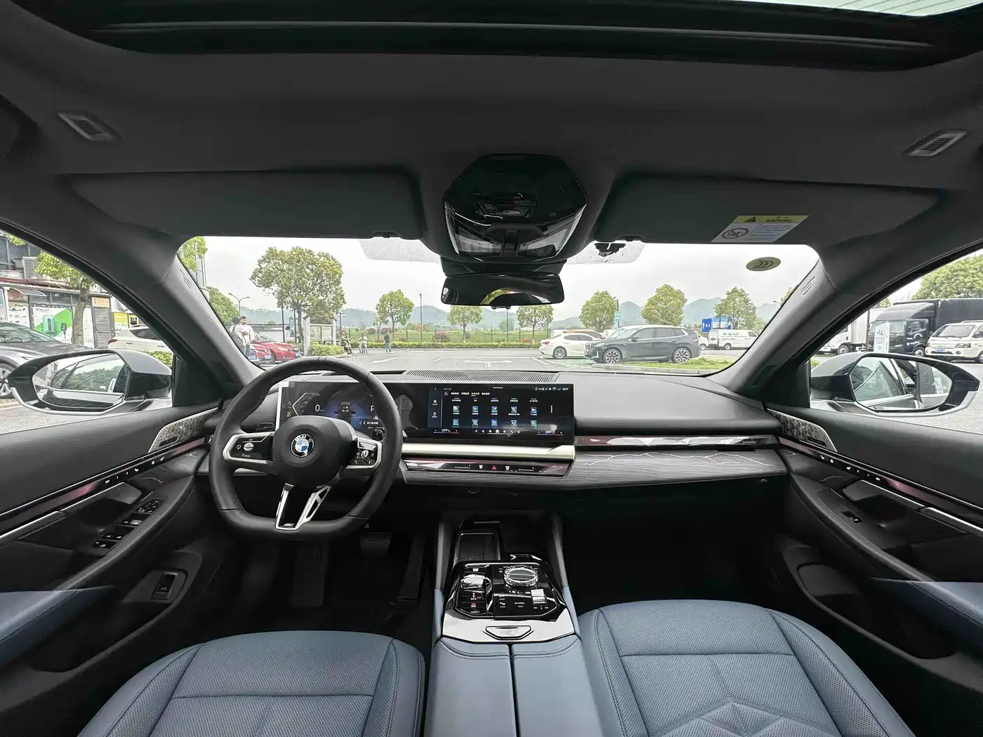 BMW 5 Series 2025 530Li Premium M Sport Package фото 13