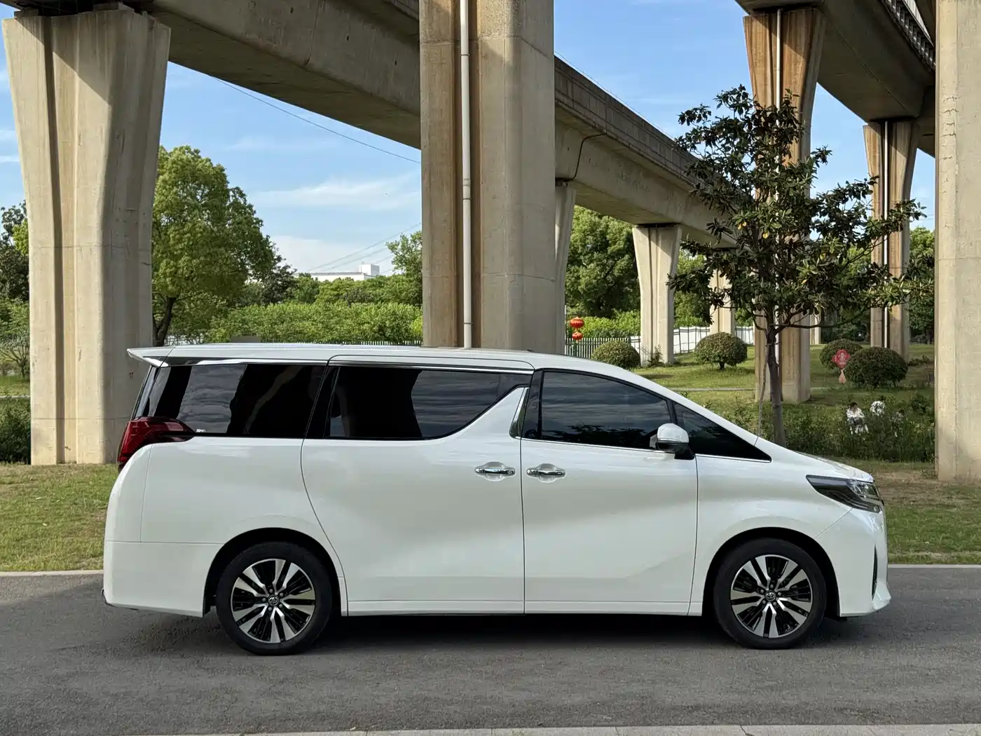 Toyota Alphard 2018 Facelift 3.5L Premium Edition фото 7