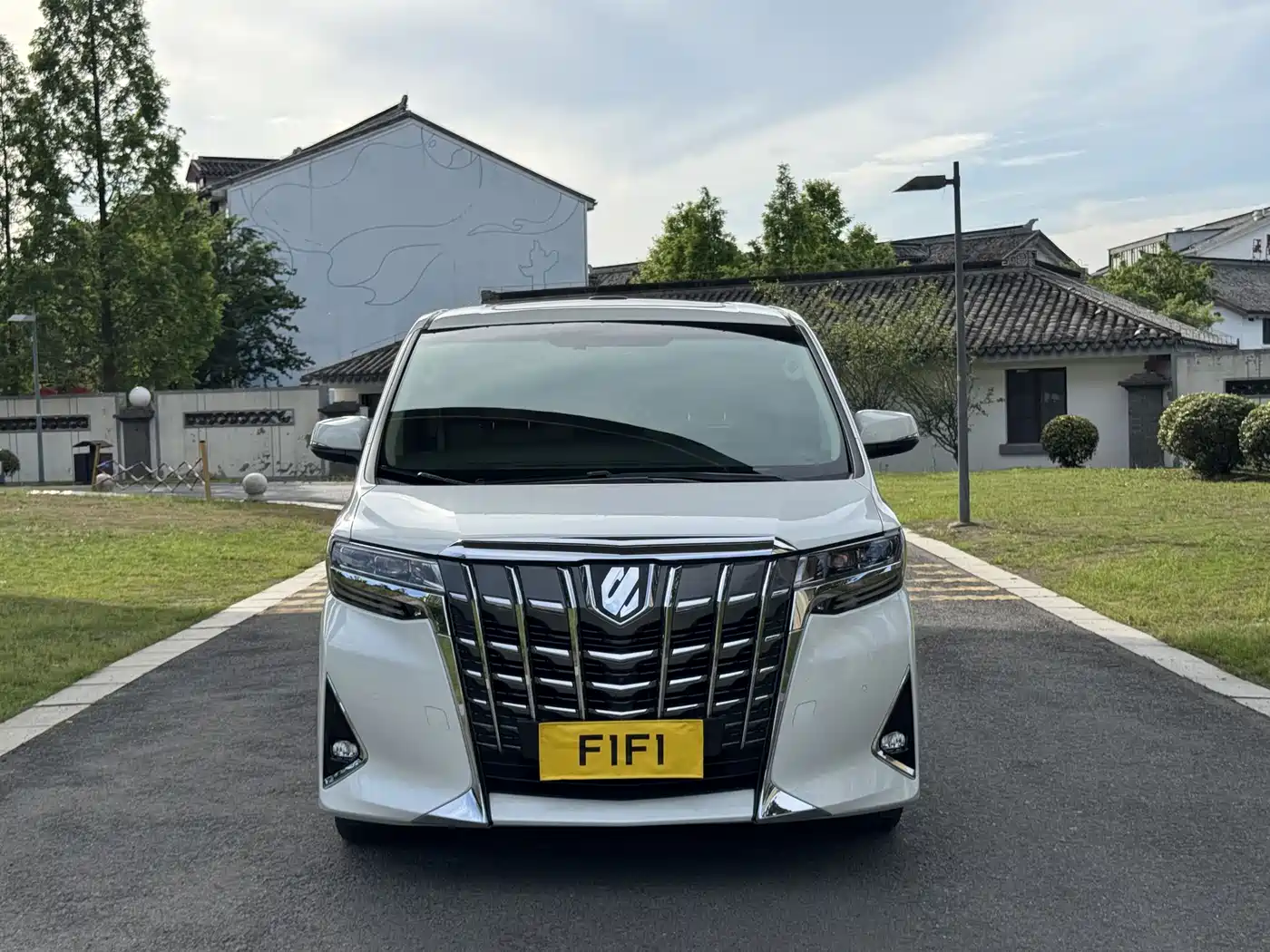 Toyota Alphard 2018 Facelift 3.5L Premium Edition фото 2