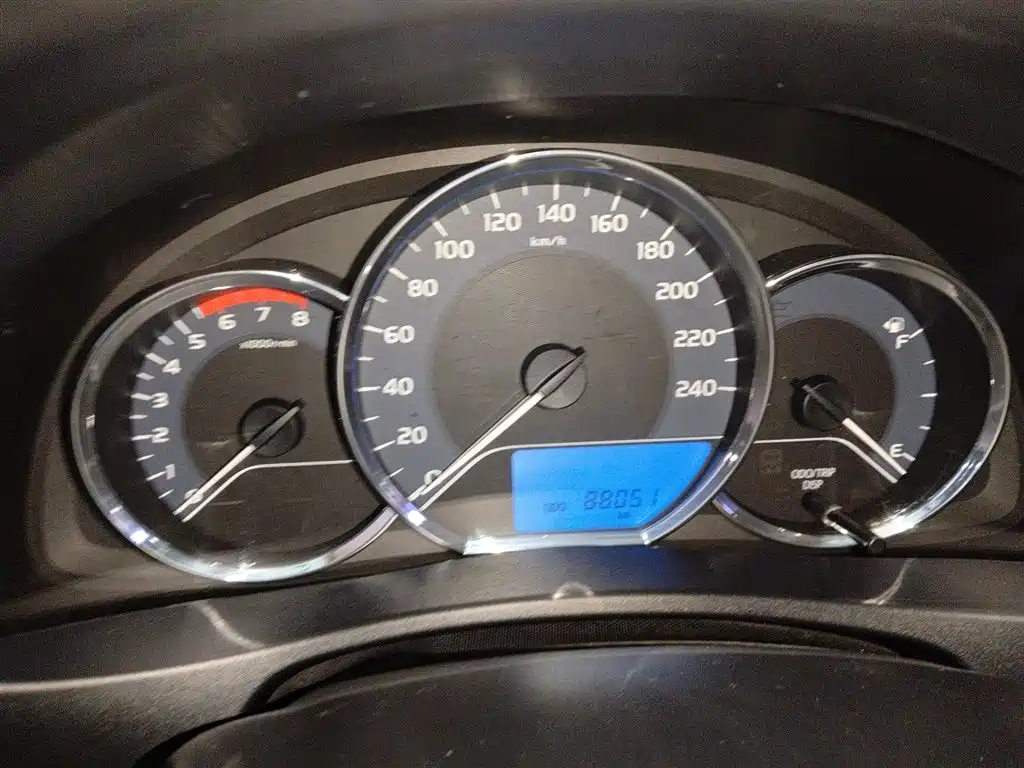 Toyota Levin 2017 Facelift 185T CVT Elite (China V) фото 12