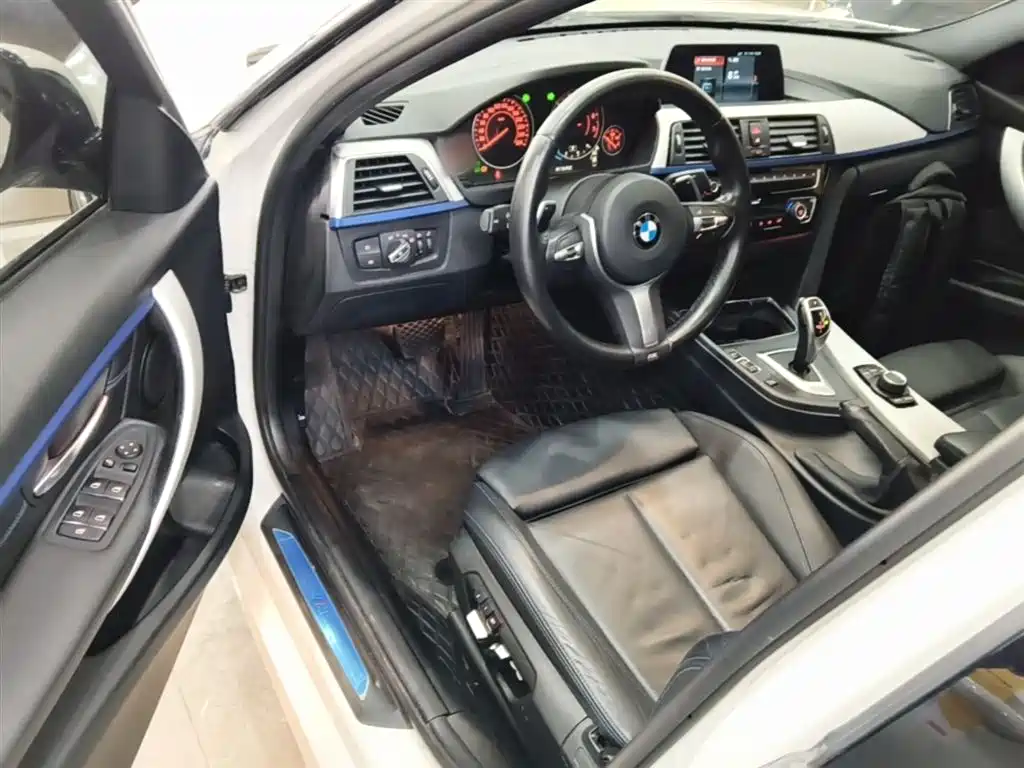 BMW 3 Series 2019 320i M Sport Package фото 16