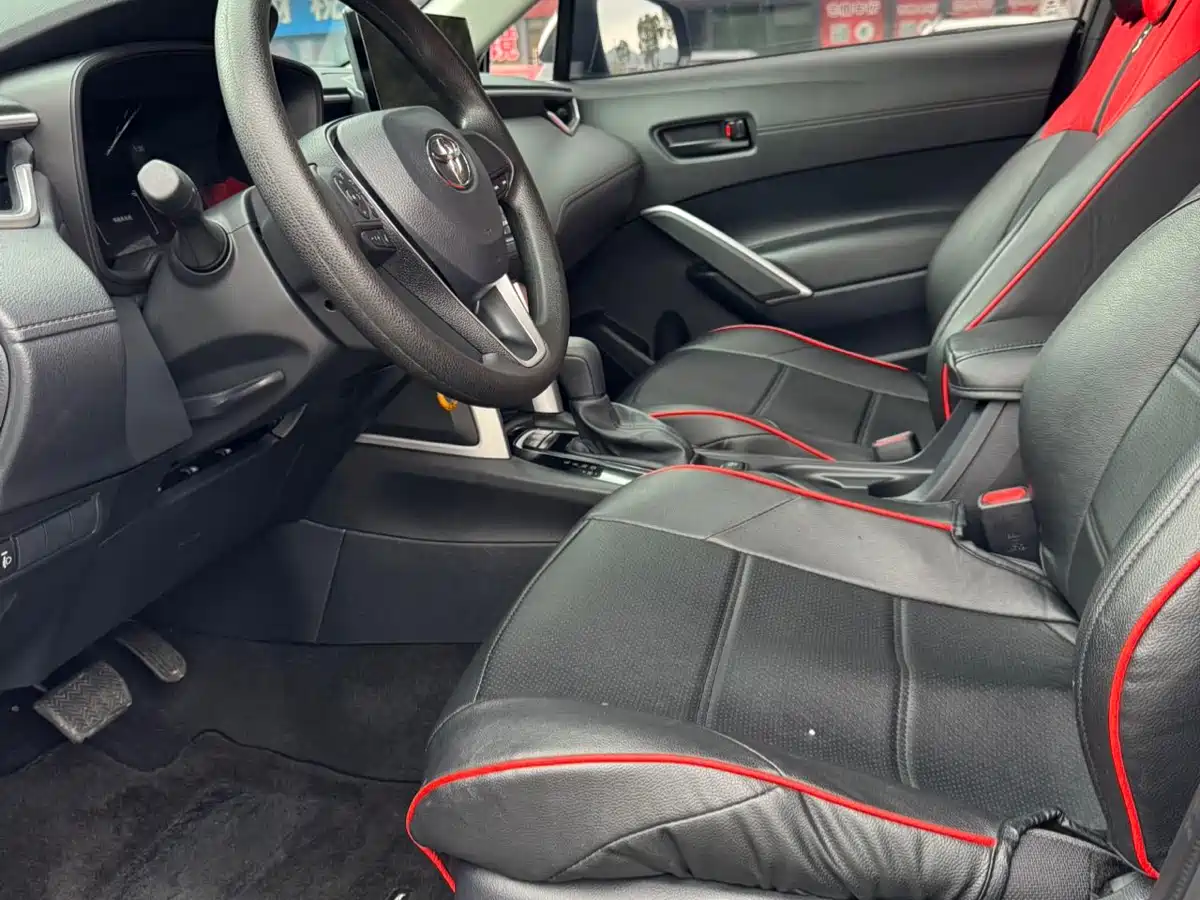 Toyota Frontlander 2024 2.0L CVT Elite Edition фото 8