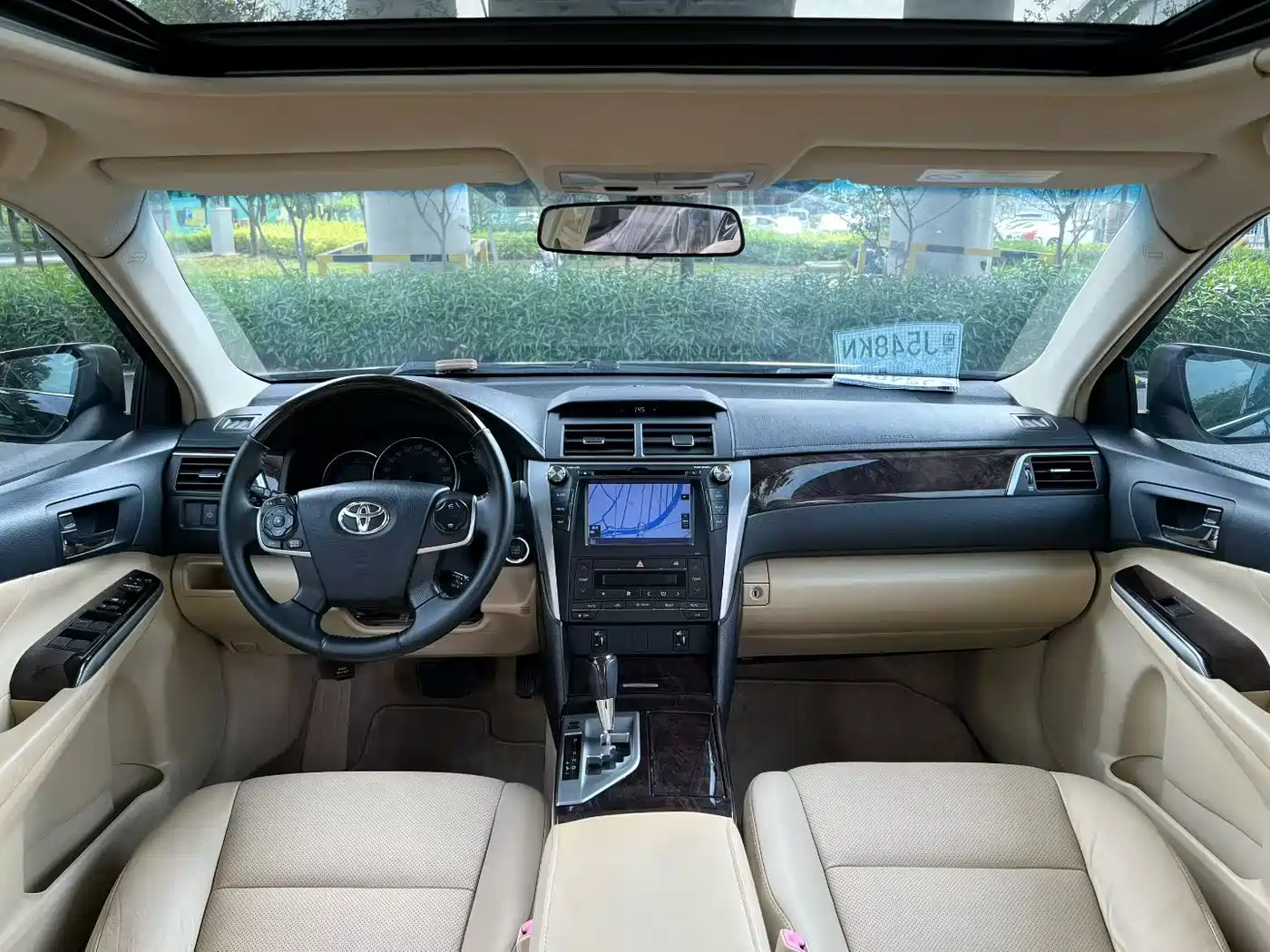 Toyota Camry 2015 2.5G Luxury Navigation Edition фото 8