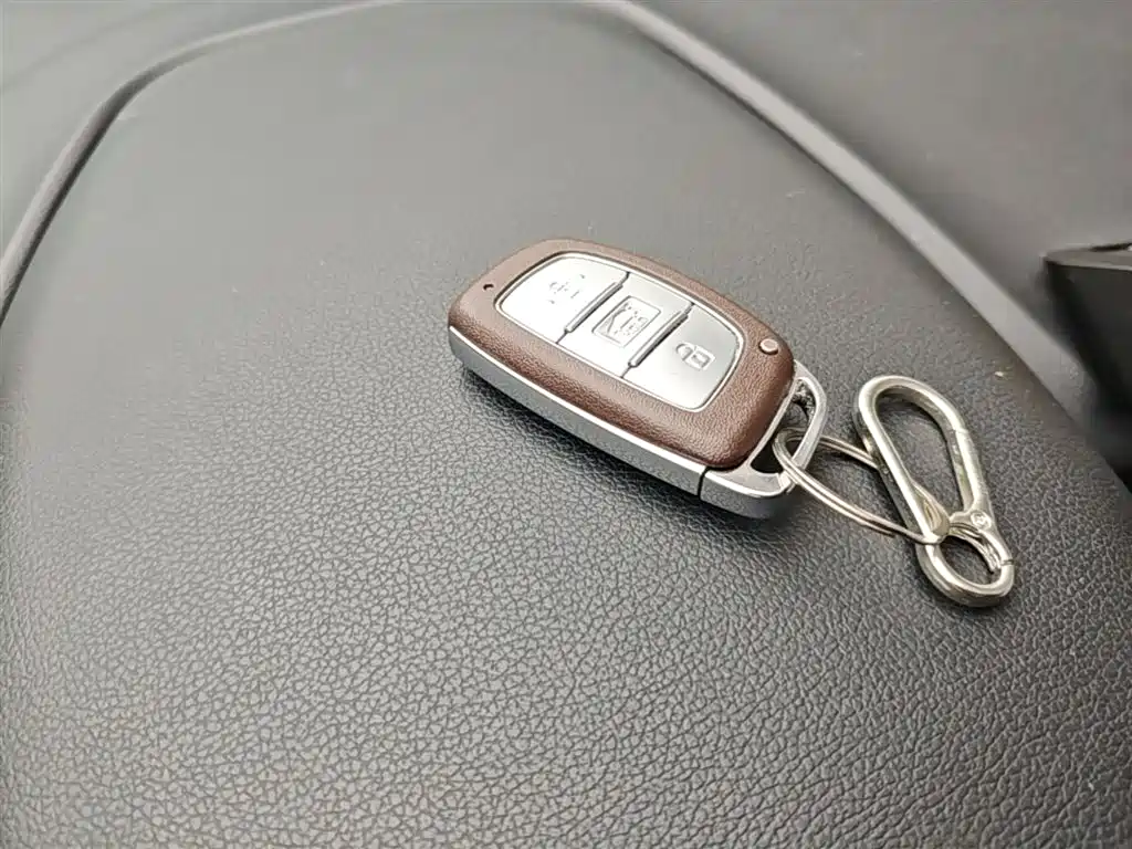 Hyundai Elantra 2016 Model 1.6L Automatic Smart Elite фото 9