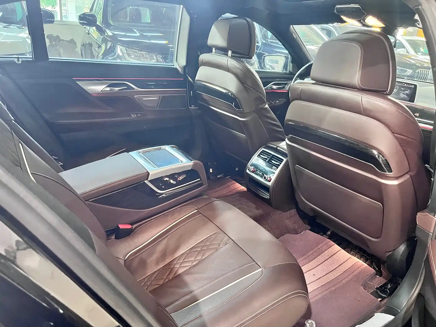 BMW 7 Series 2019 730Li M Sport Package фото 11