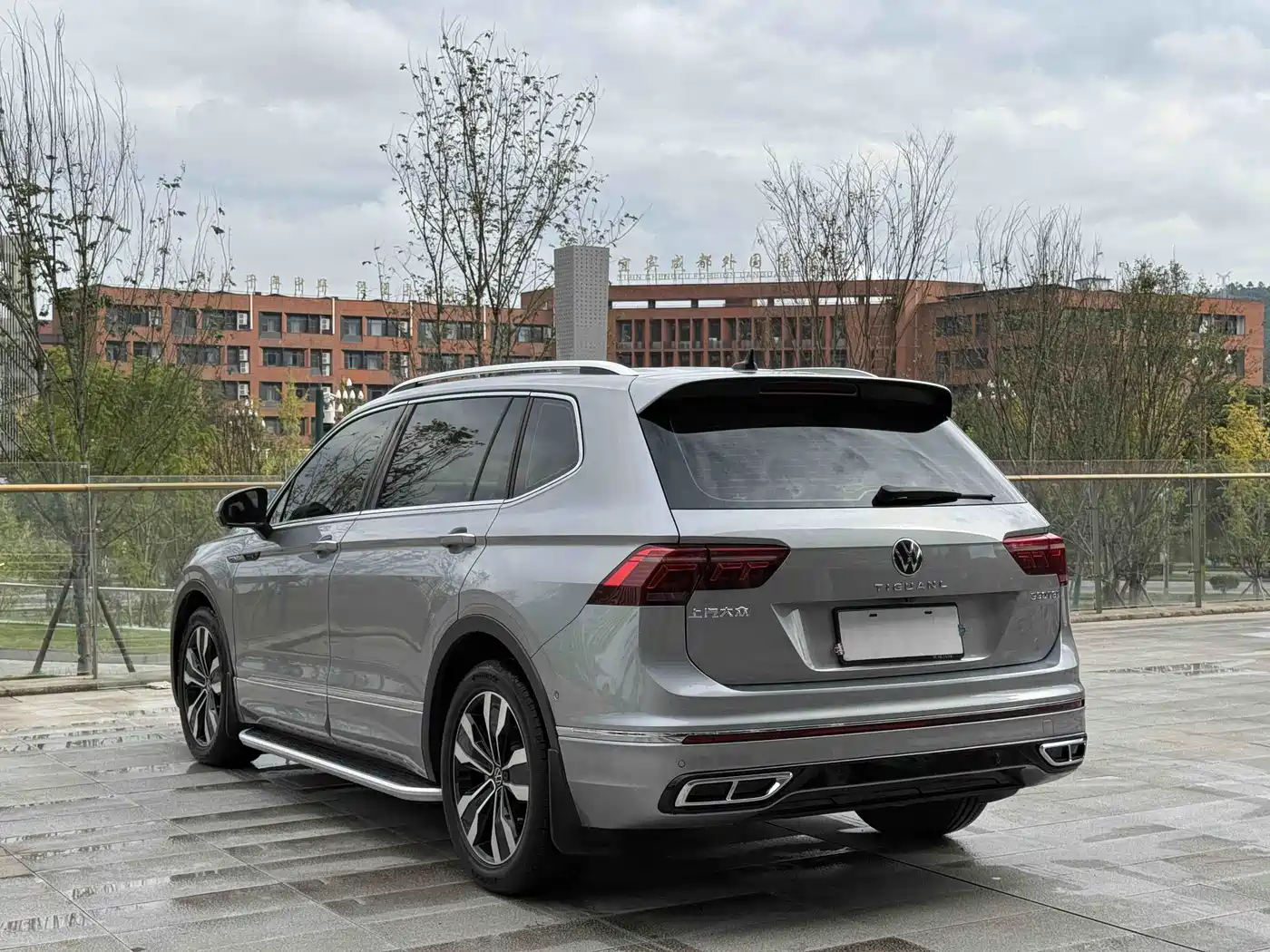 Volkswagen Tiguan L 2022 330TSI Auto 2WD R-Line Premium Edition фото 19
