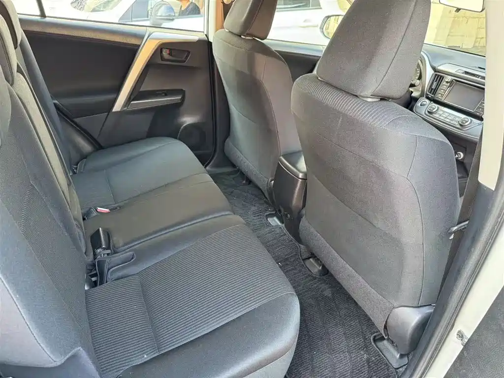 Toyota RAV4 Rongfang 2016 2.0L CVT 2WD Trend (China V) фото 13