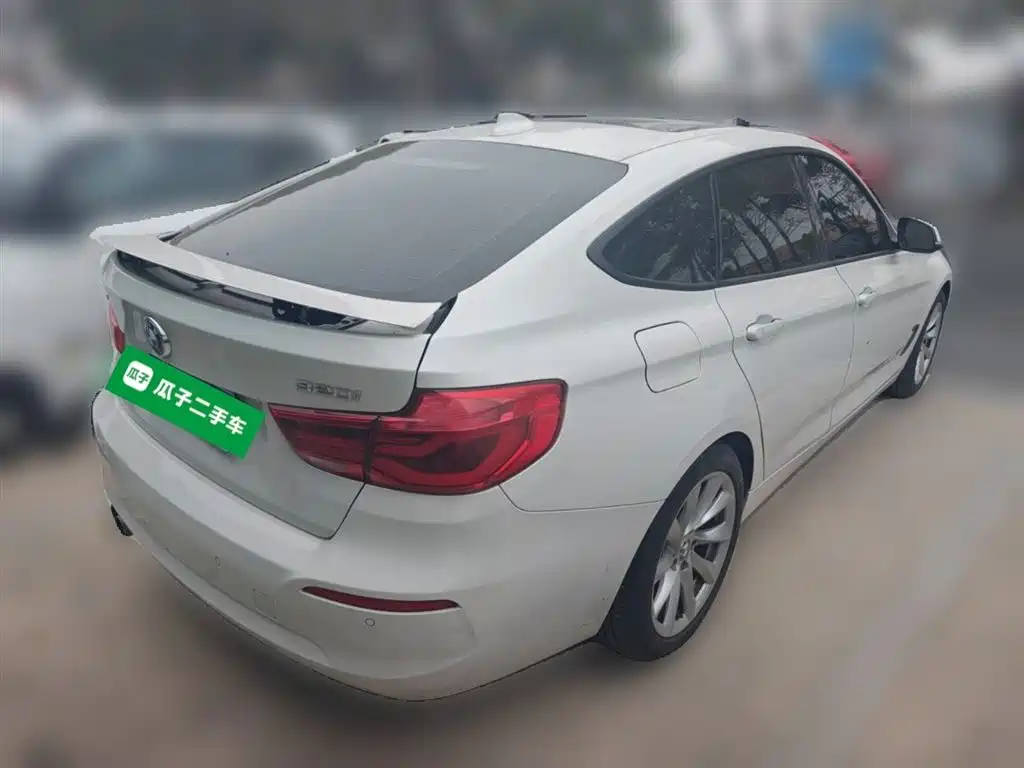 BMW 3 Series GT 2018 320i Fashion фото 4