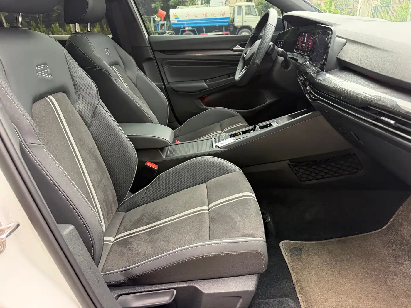 Volkswagen Golf 2023 280TSI DSG R-Line Lite фото 19