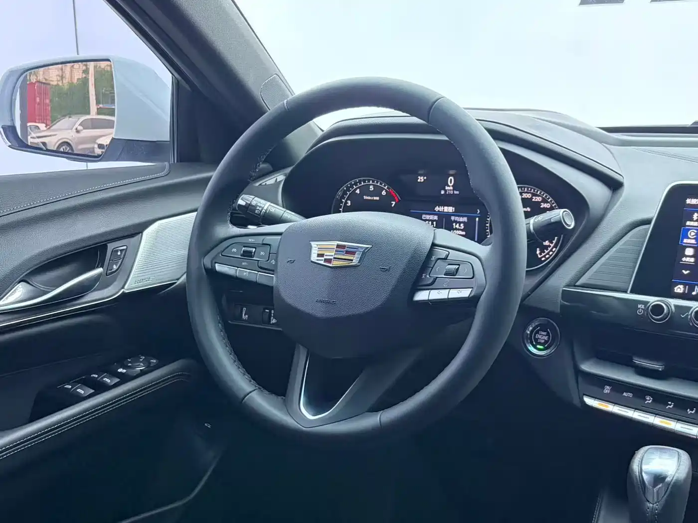 Cadillac CT4 2023 25T Luxury Model фото 16