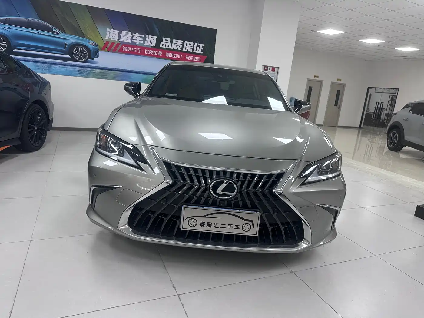 Lexus ES 2021 200 Excellence Edition фото 2
