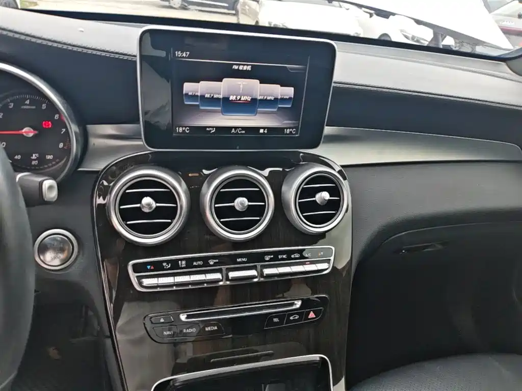 Mercedes-Benz GLC 2019 GLC 260 L 4MATIC Dynamic фото 13
