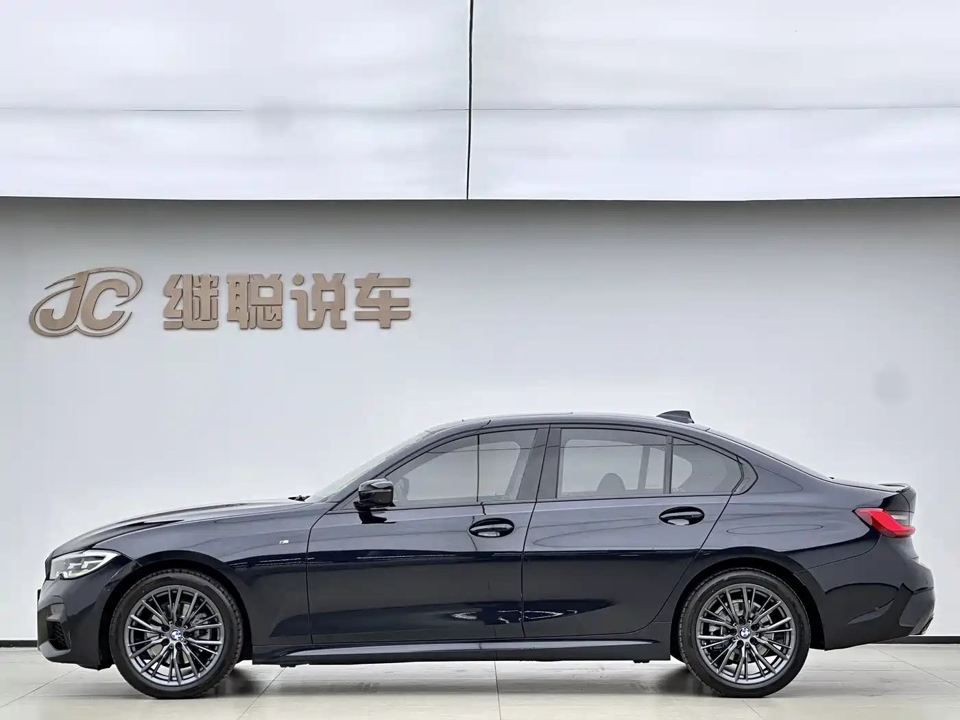 BMW 3 Series 2020 Facelift 325i M Sport Night Edition фото 3
