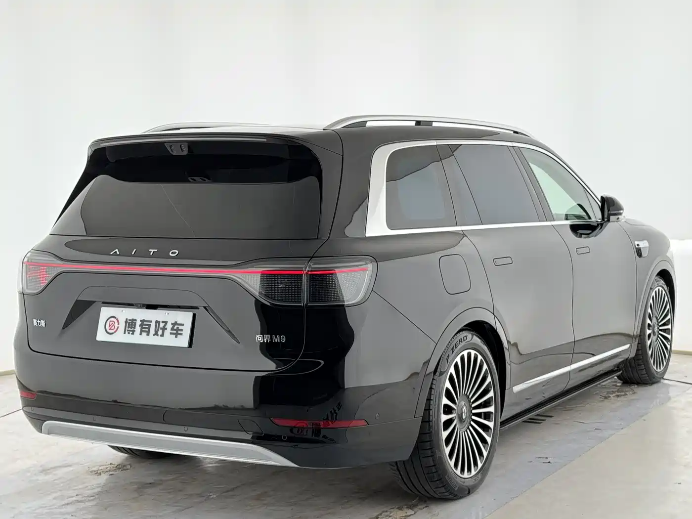 AITO Wenjie AITO M9 2025 Extended Range Ultra 52kWh 6-Seater фото 6