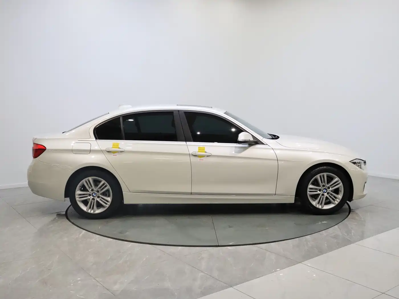 BMW 3 Series 2018 318Li фото 16