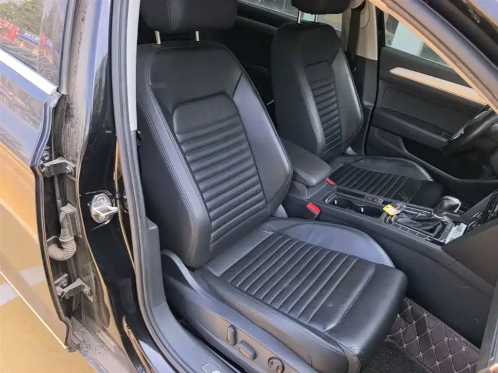 Volkswagen Magotan 2018 330TSI DSG Leading фото 25