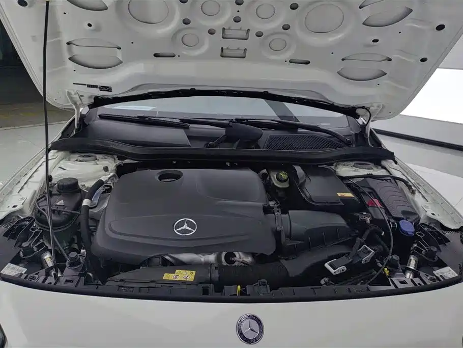 Mercedes-Benz GLA 2016 GLA 220 4MATIC Fashion фото 10