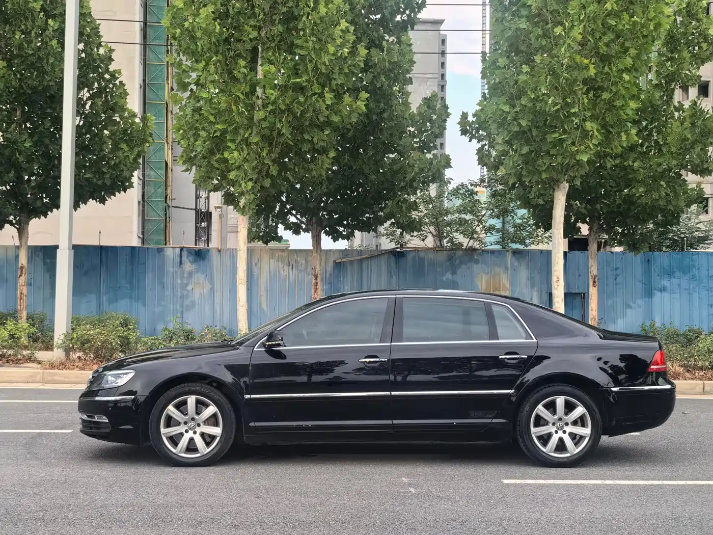 Volkswagen Phaeton 2011 3.6L V6 5-seat Extended Business Edition фото 9