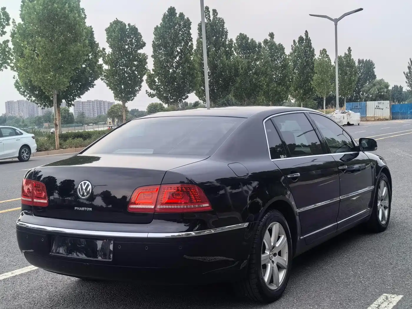 Volkswagen Phaeton 2011 3.6L V6 5-seat Extended Business Edition фото 8