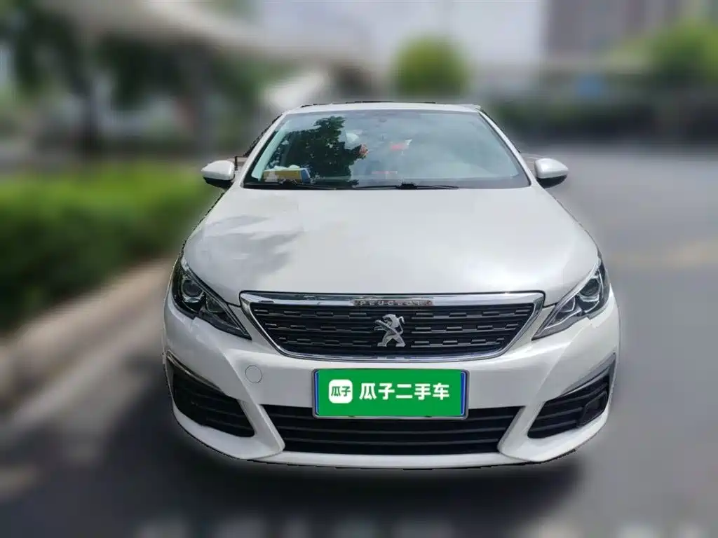 Peugeot 308 2018 1.6L Auto Luxury Edition фото 24