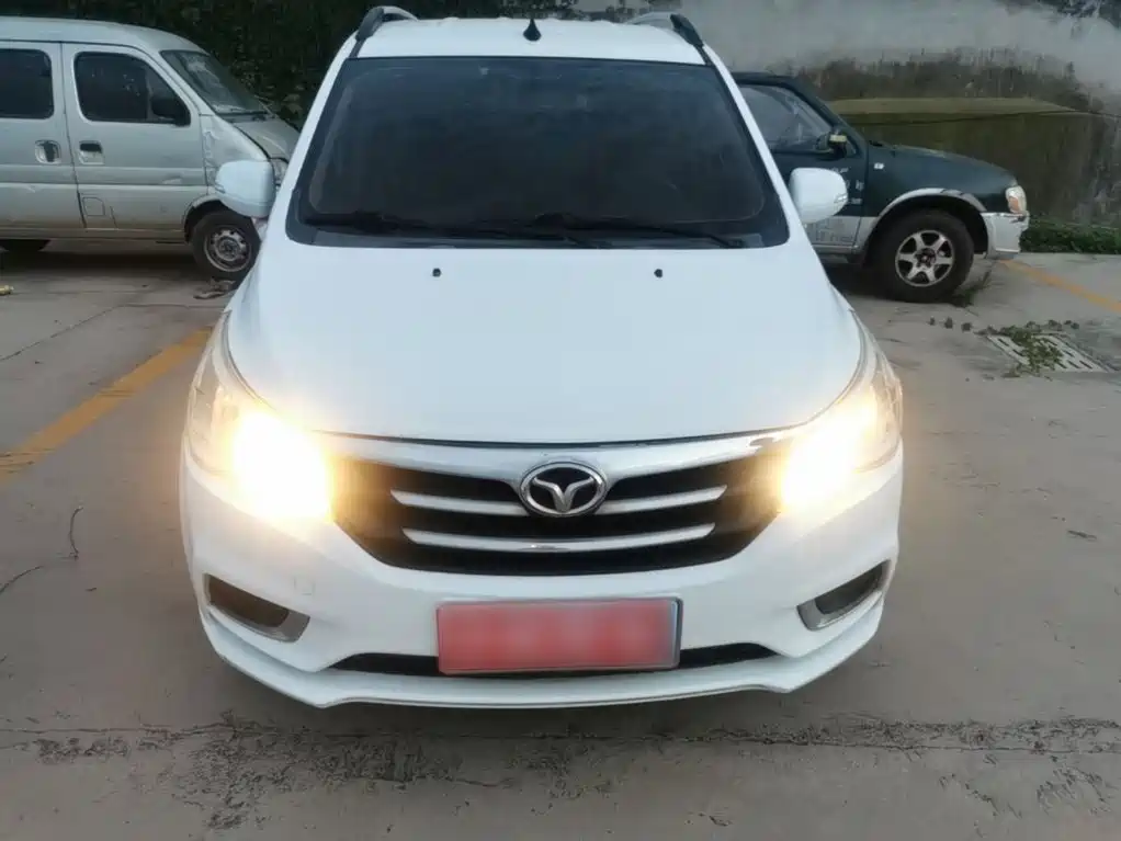 Weichai Yingzhi Yingzhi 737 2017 2015 1.5L Manual Comfort