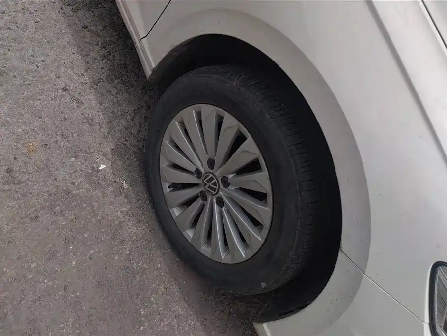 Volkswagen Lavida 2021 1.5L Auto Comfort Edition фото 6