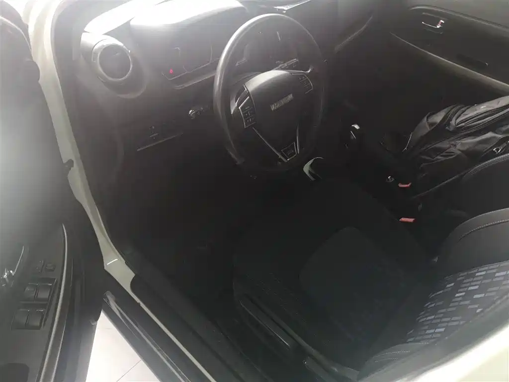 Haval H1 2016 Red Label 1.5L AMT Comfort фото 12