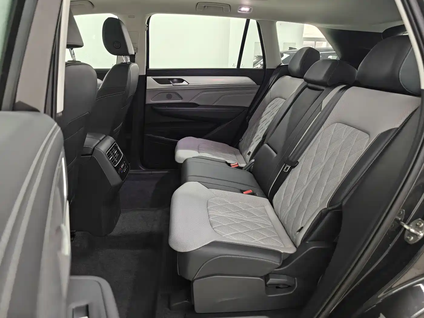 Volkswagen Talagon 2024 380TSI 4WD R-Line Cruise Shared Edition фото 13