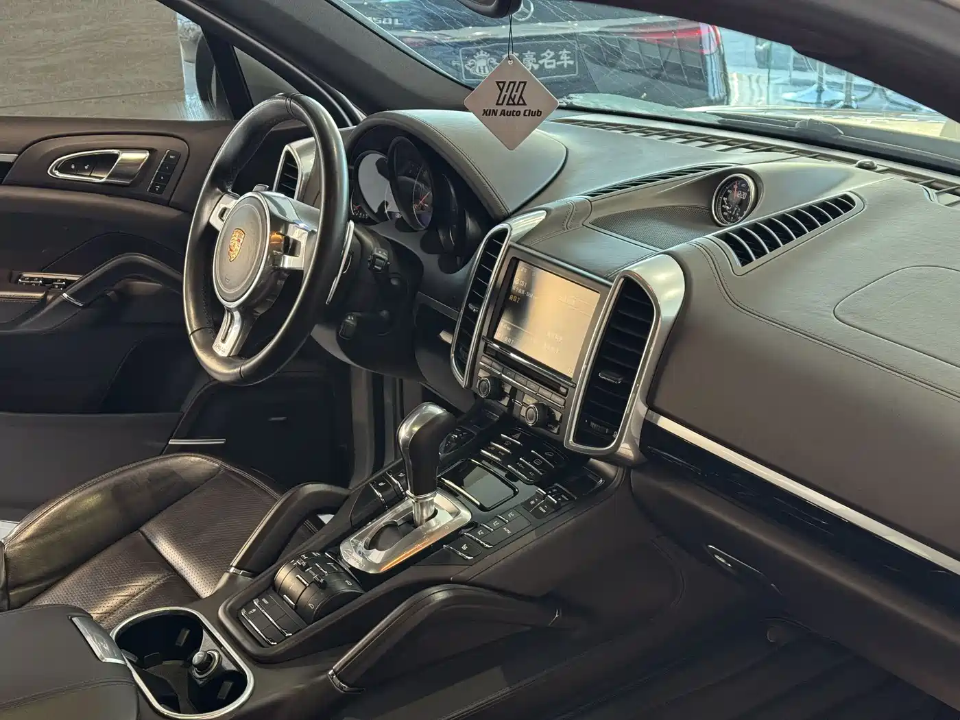 Porsche Cayenne 2014 Cayenne Platinum Edition 3.0T фото 9