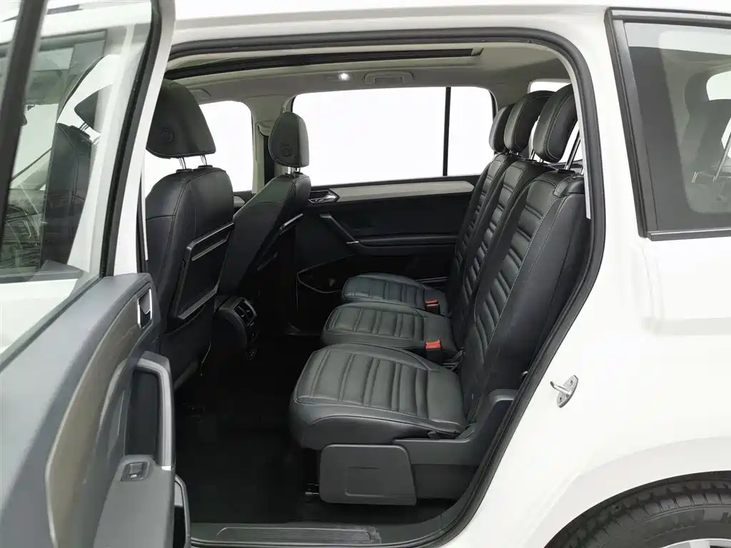 Volkswagen Touran 2018 Touran L 280TSI DSG Comfort 7-seater China V фото 15