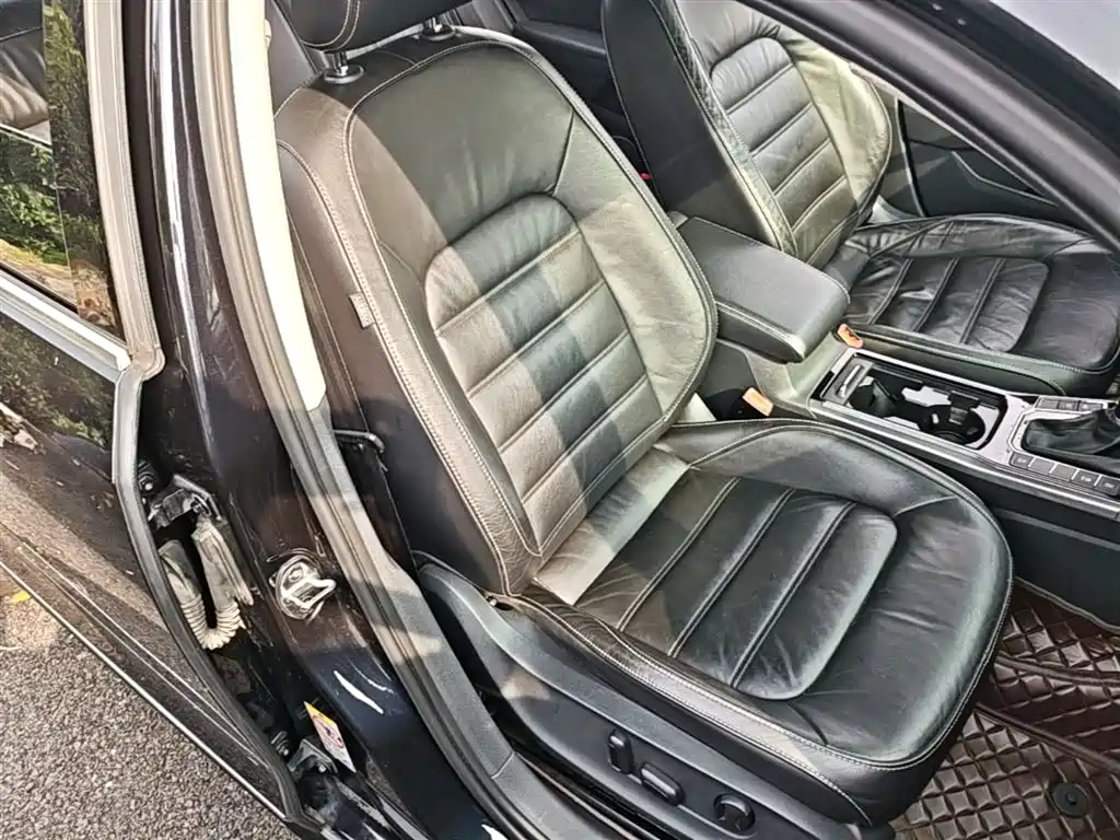 Volkswagen Passat 2016 280TSI DSG Honor Edition фото 25