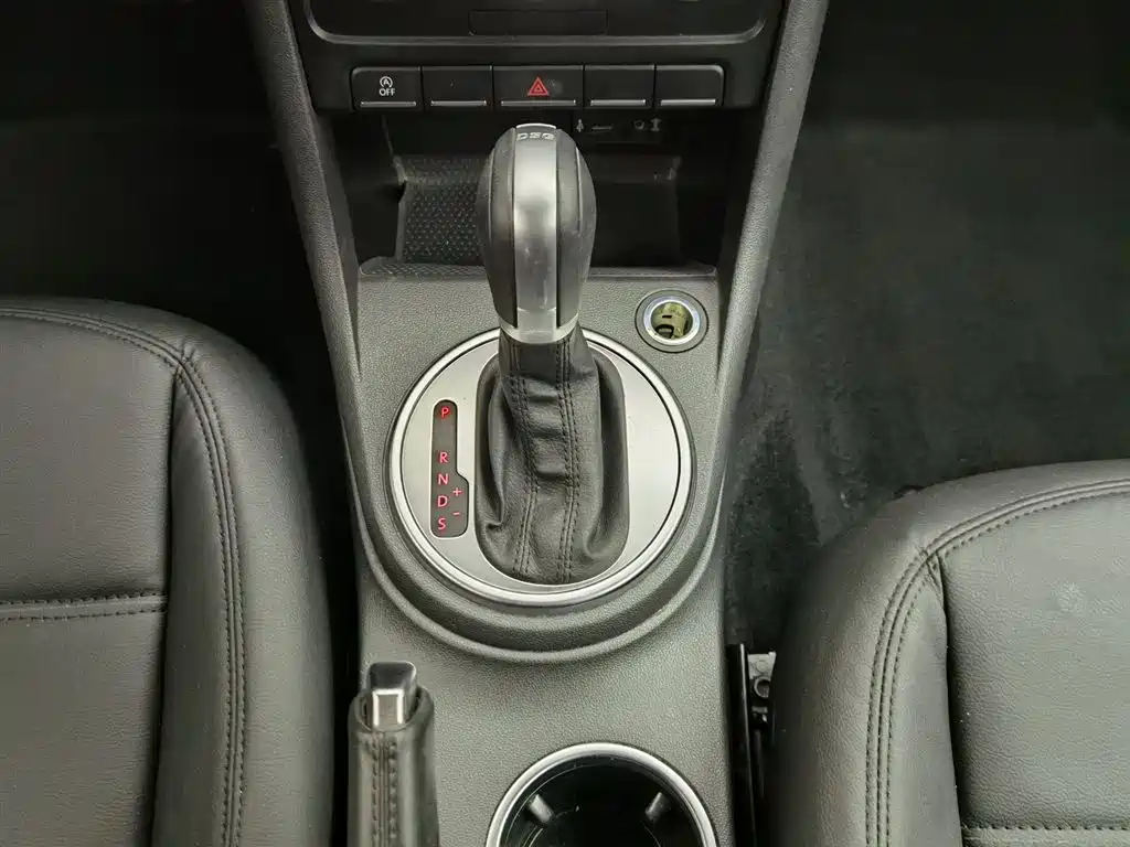 Volkswagen Beetle 2015 180TSI фото 13