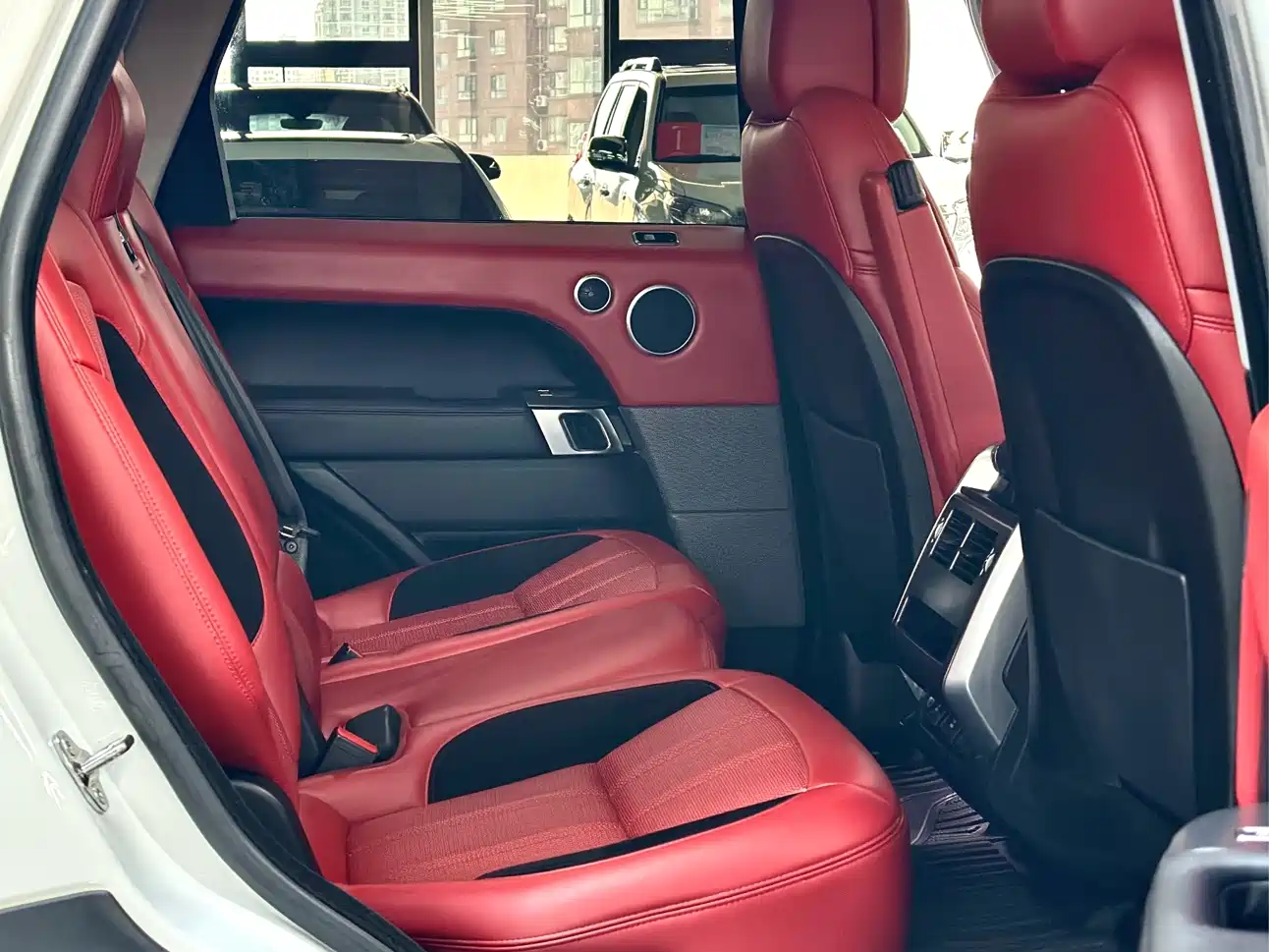 Land Rover Range Rover Sport 2019 3.0 SC V6 Special Edition фото 10