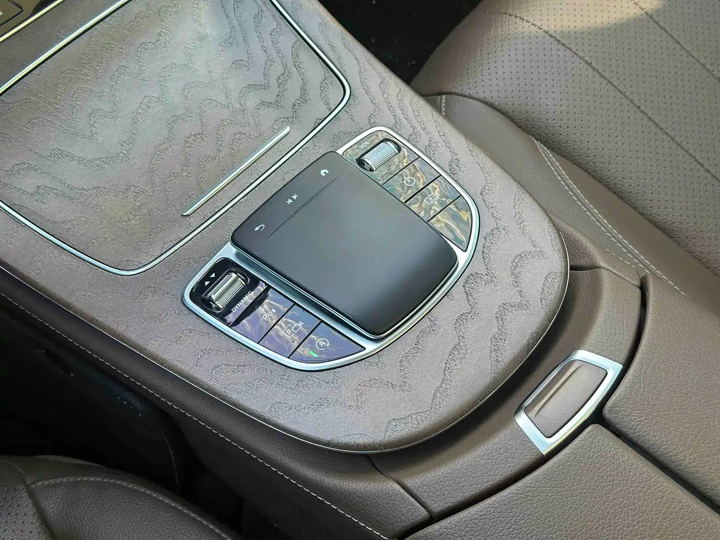 Mercedes-Benz E-Class 2022 E 300 L Luxury фото 9