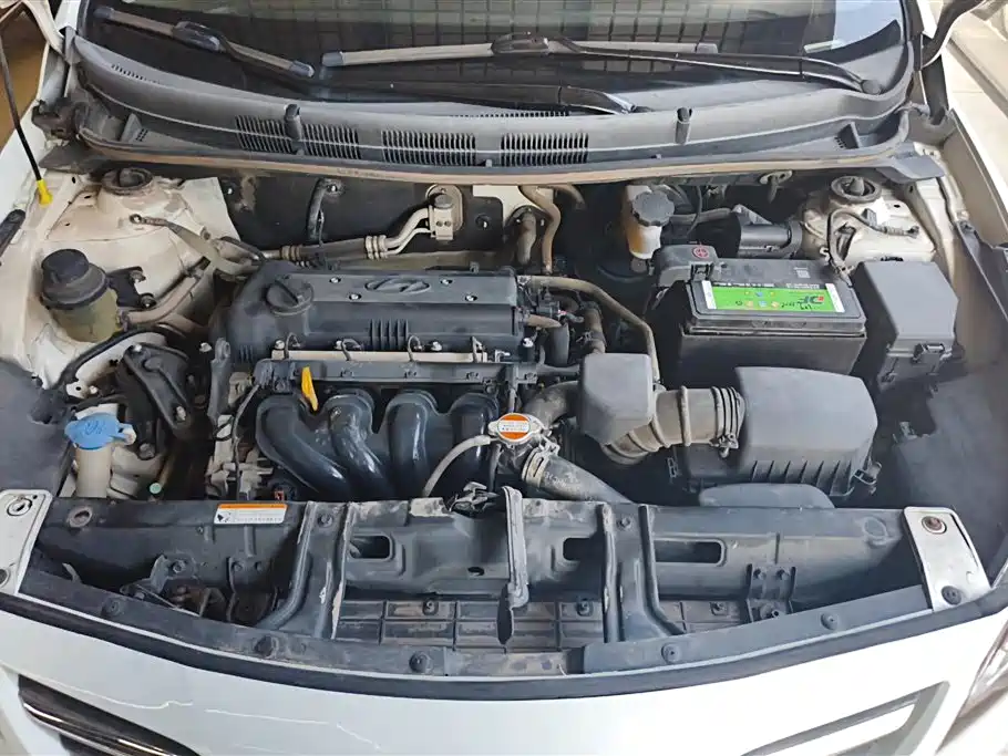 Hyundai Verna 2014 1.4L Manual Fashion GS фото 10