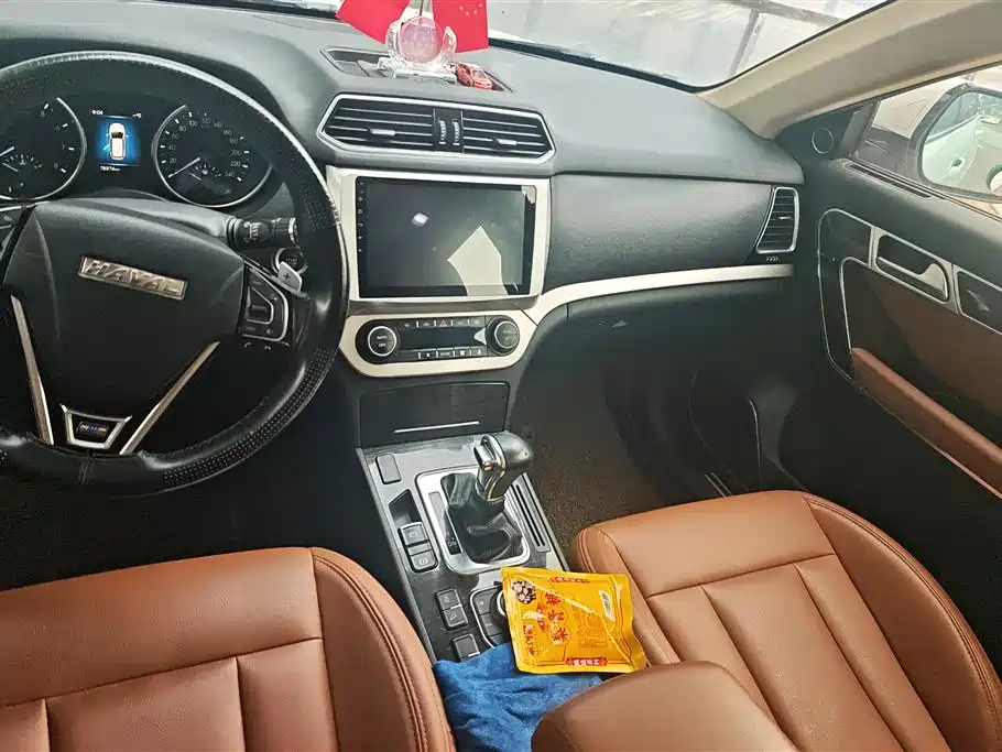 Haval H6 Coupe 2016 Blue Label 1.5T Automatic 2WD Urban фото 13