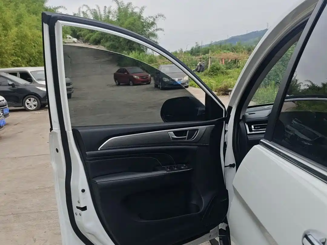 Haval M6 2021 PLUS 1.5T DCT Luxury Smart Connect фото 8