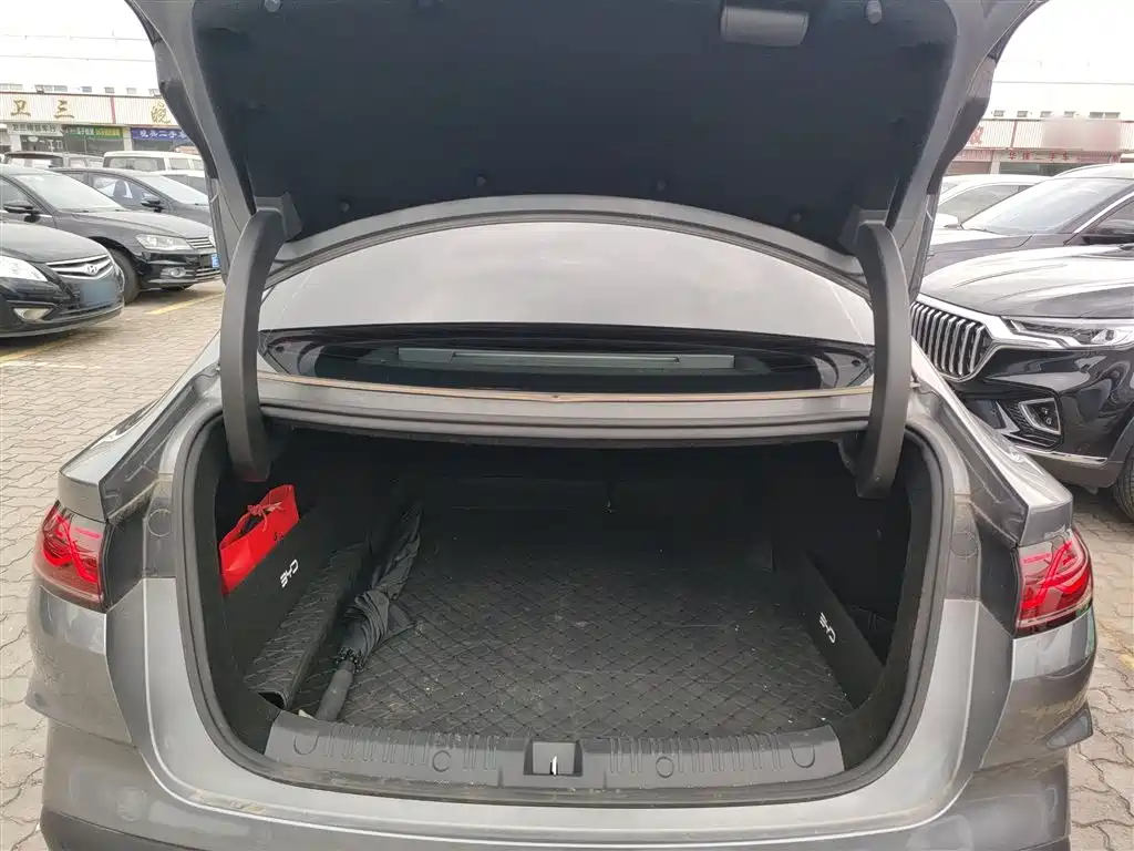 BYD Qin L 2024 DM-i 80KM Superior фото 19