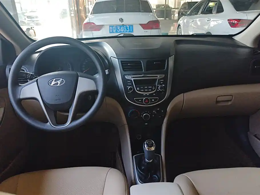 Hyundai Verna 2014 1.4L Manual Fashion GS фото 12