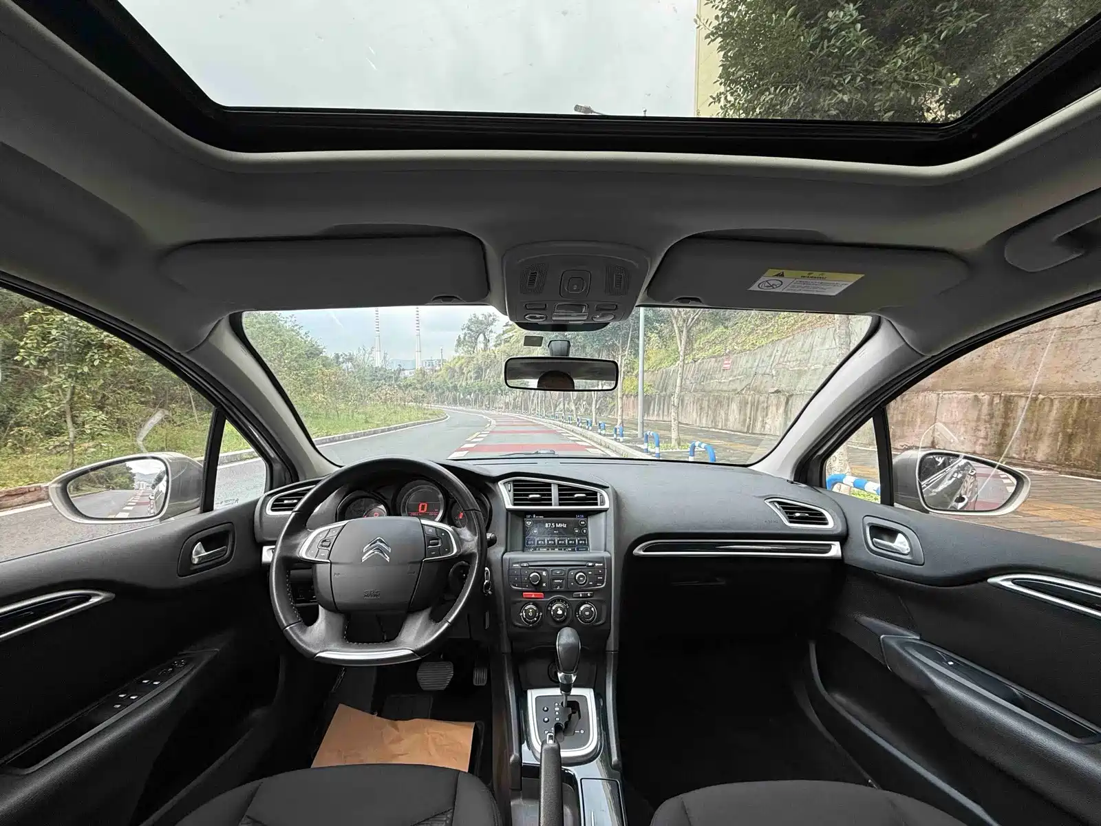 Фото 5 - Citroën C4L