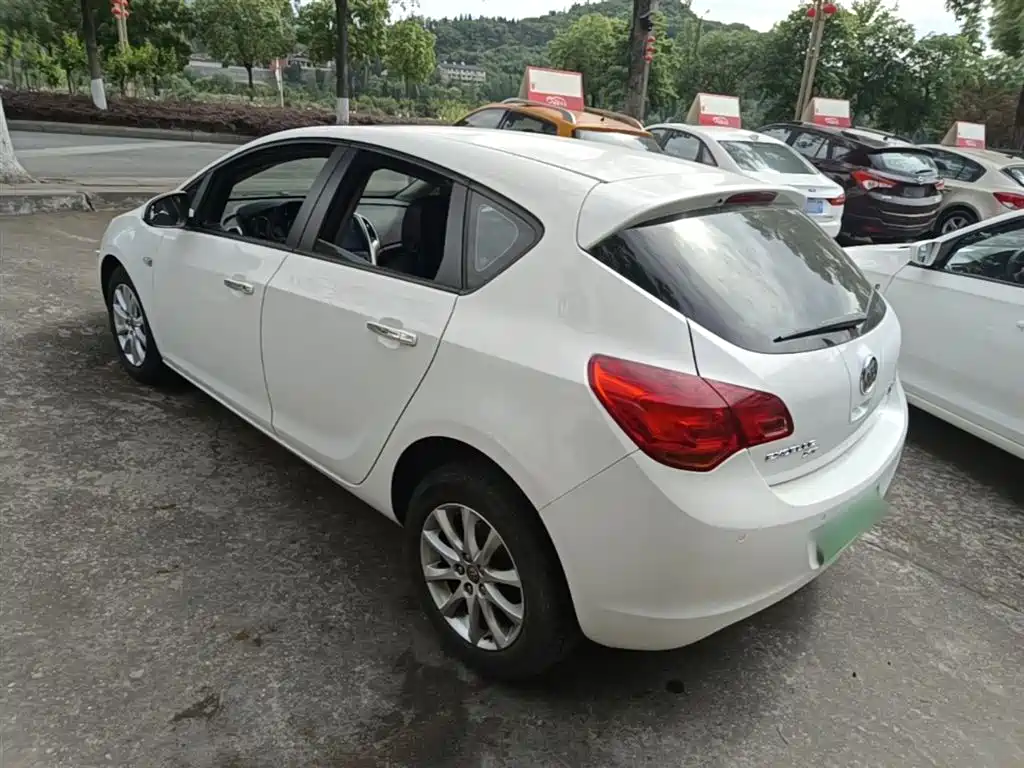 Buick Excelle 2014 XT 1.6L Automatic Fashion фото 5