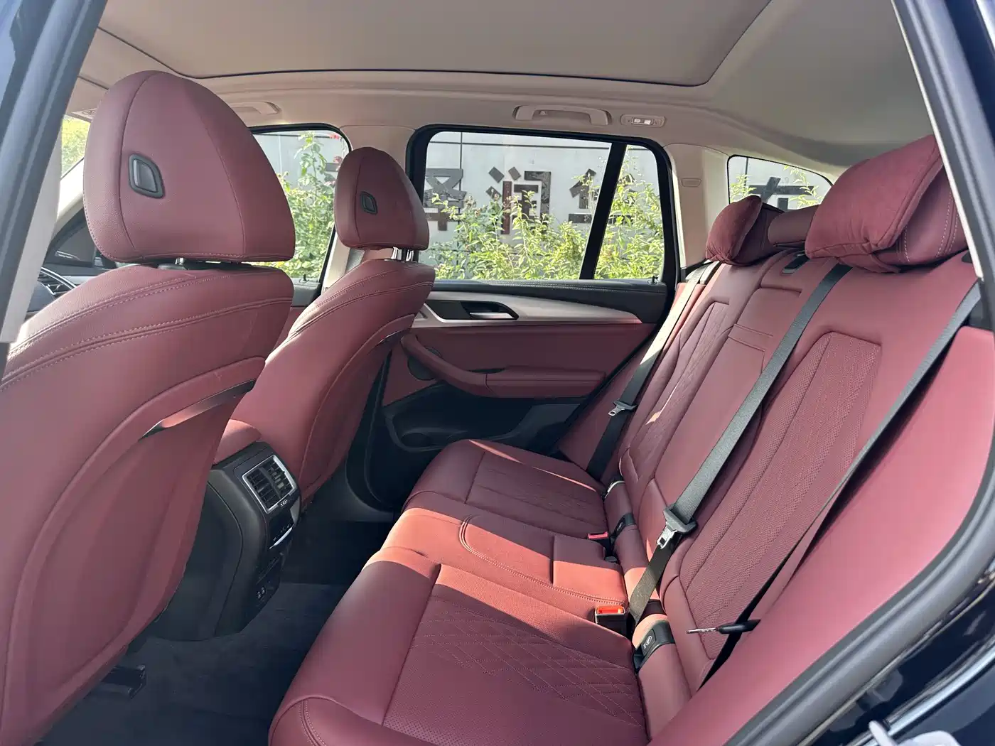 BMW iX3 2024 Innovation Leader фото 4
