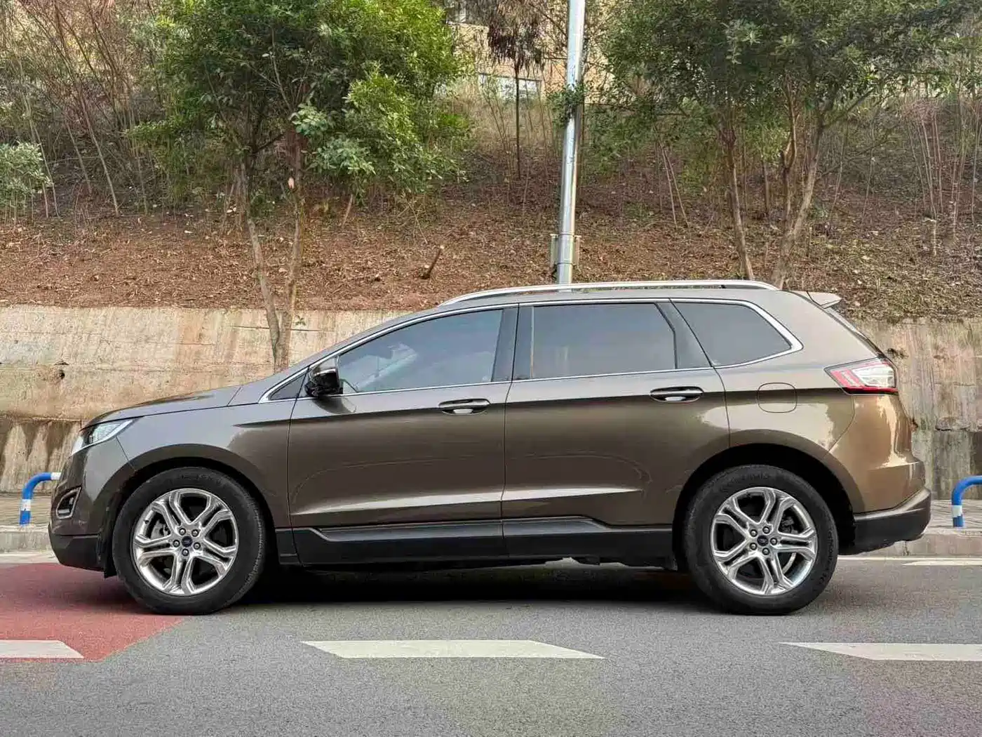 Ford Edge 2017 2016 EcoBoost 245 2WD Luxury 7-Seater