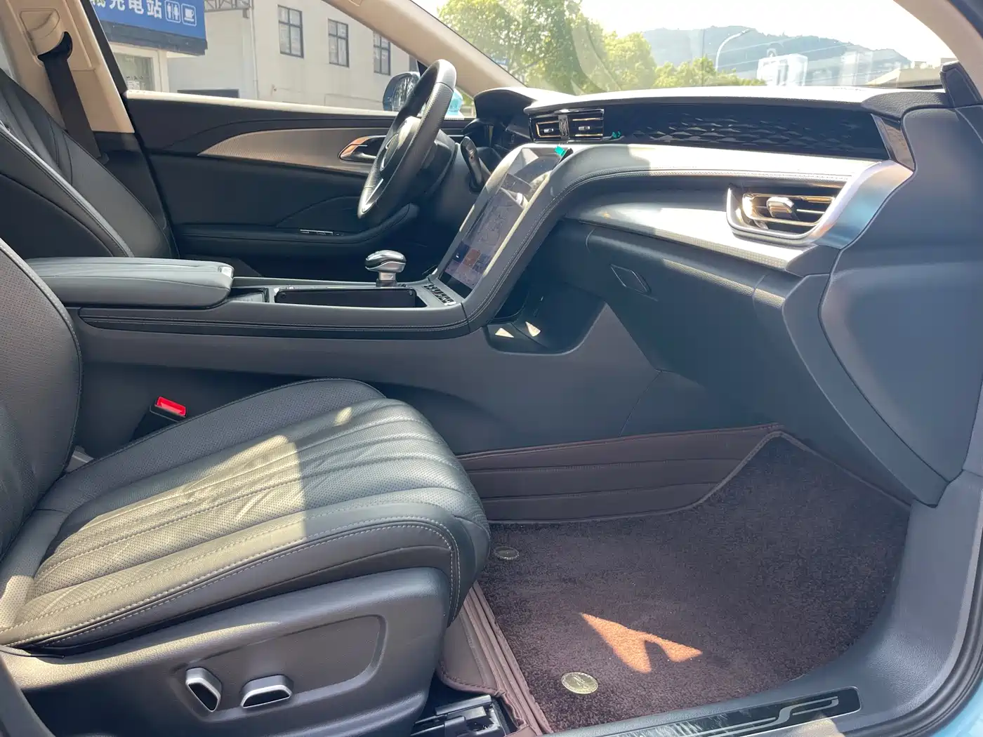 Hongqi H5 2023 2.0T Auto Smart Connect Flag Comfort фото 15