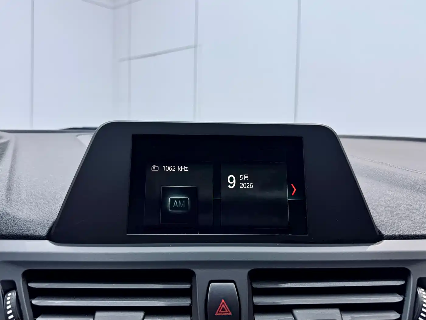 BMW 1 Series 2018 118i Sport Edition фото 13
