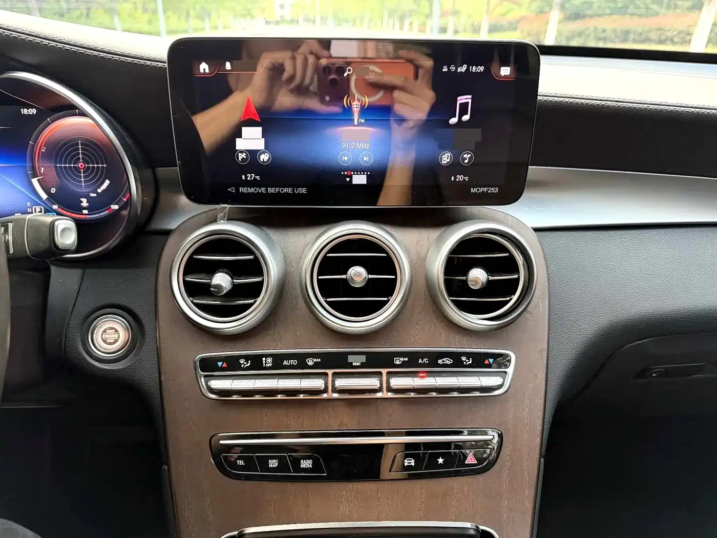 Mercedes-Benz GLC 2022 Facelift GLC 260 L 4MATIC Luxury Model фото 15