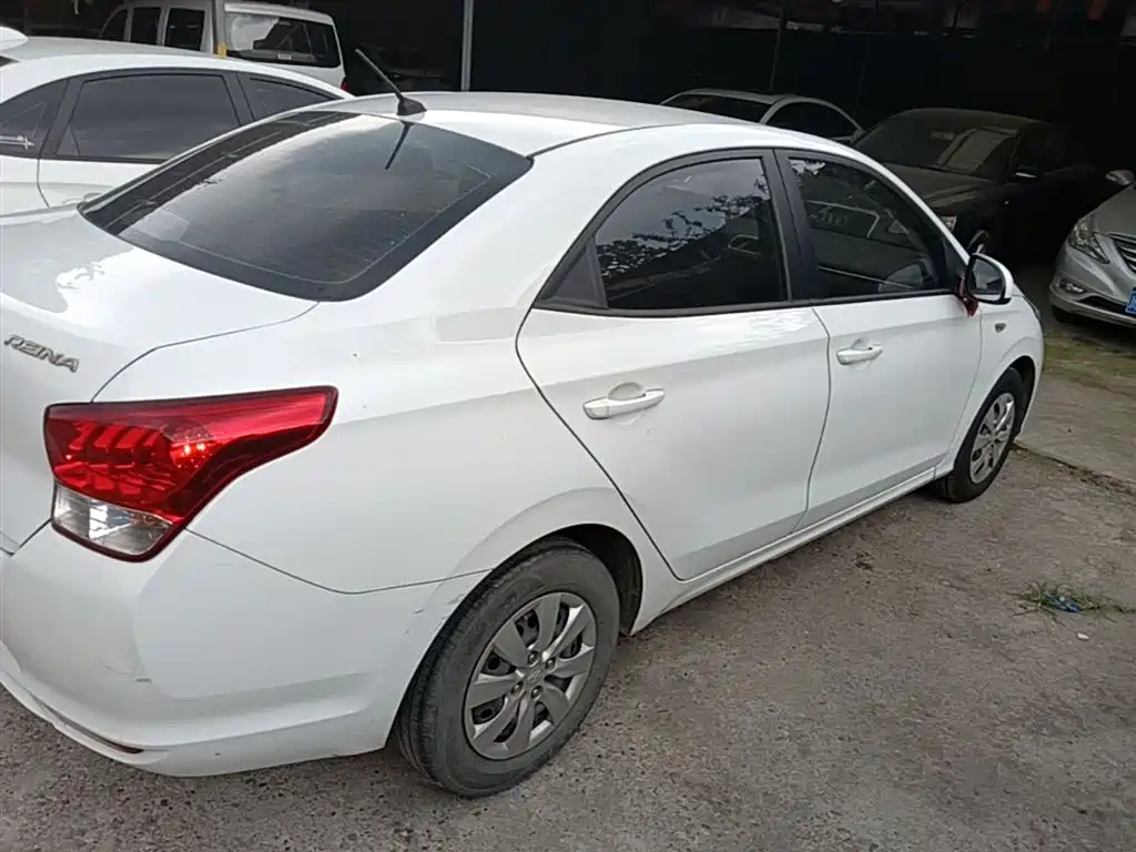 Hyundai Verna 2017 1.4L Manual Renewal Edition China VI фото 7