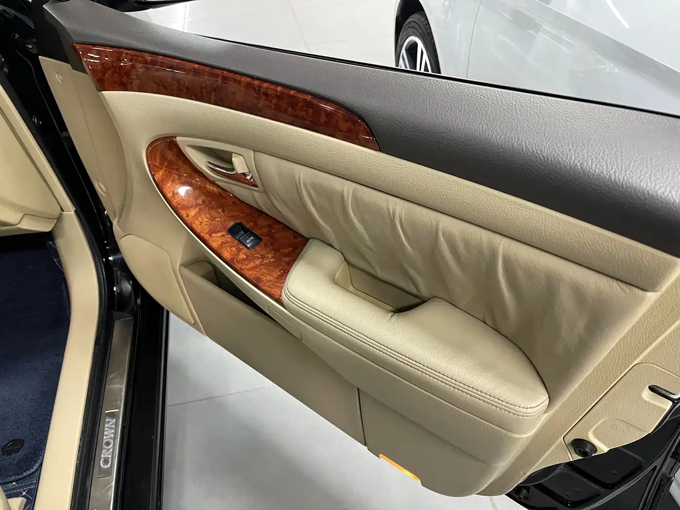 Toyota Crown 2007 2.5L Royal Leather Edition фото 12