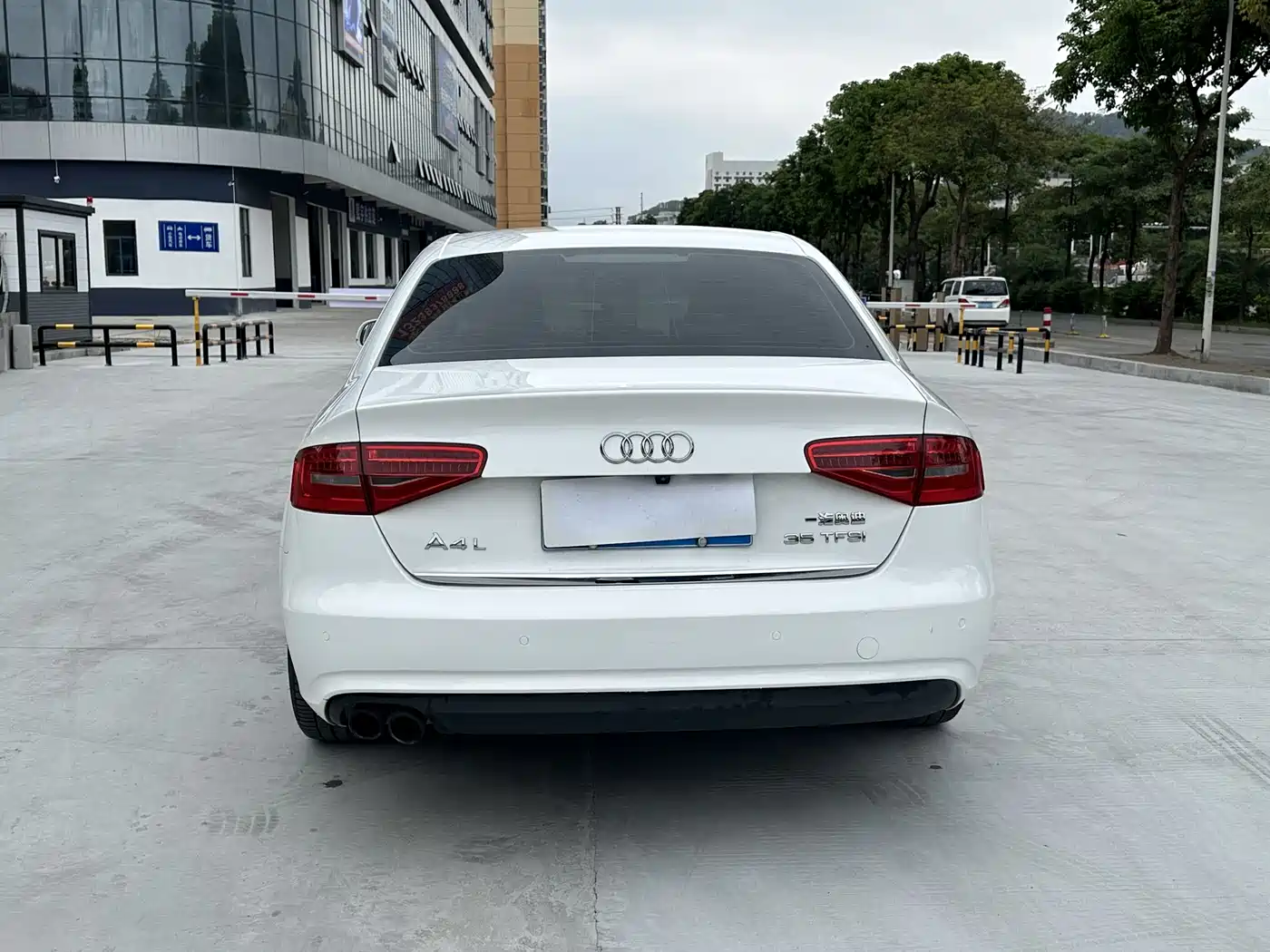 Audi A4L 2015 35 TFSI Millionth Anniversary Comfort Edition фото 8