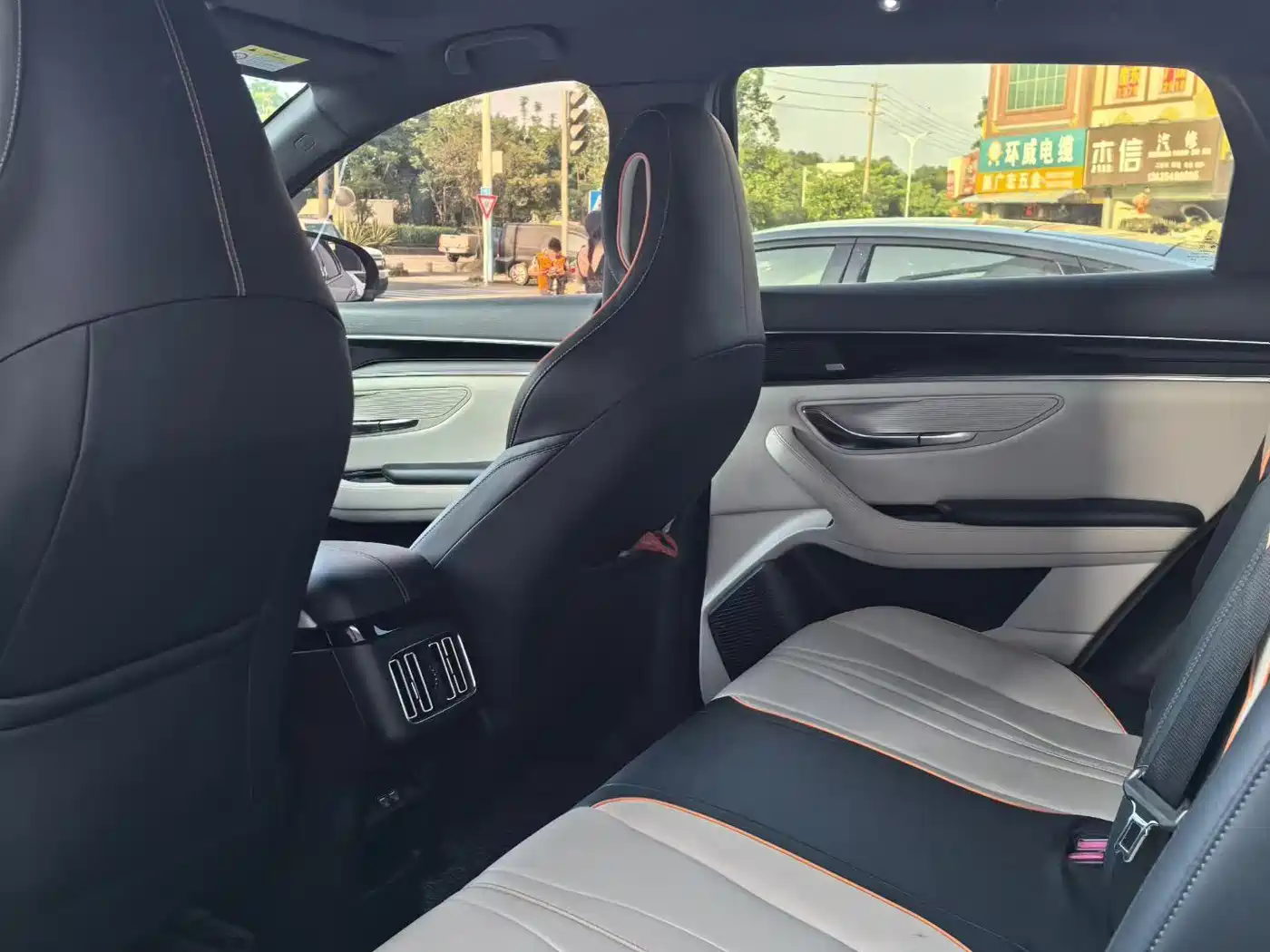 BYD Song PLUS PHEV 2021 DM-i 51KM Premium фото 6